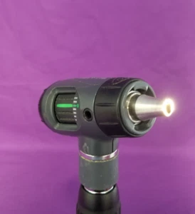 Otoscopio de fibra óptica Welch Allyn 23810 MacroView 3,5 V - Funciona con defectos-L136 - Imagen 1 de 6