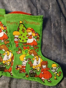 3 Vintage Joan Walsh Anglund Weihnachtsstrumpf 1977 Baumwolle grün Welpe Kätzchen neu aus altem Lagerbestand - Bild 1 von 10