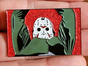 Freitag der 13. Teil 4 Final Maske Jason Vorhees EMAILLE ANSTECKNADEL Crystal Lake Glitzer  - Bild 1 von 2