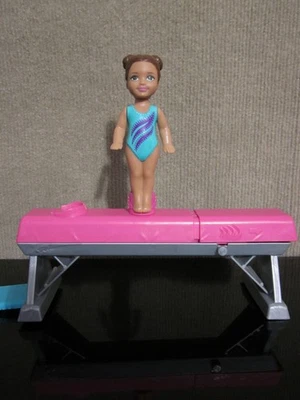 Boneco Barbie Flippin' Fun equilíbrio magnético feixe de ginástica e Kelly FUNCIONA - Imagem 1 de 4