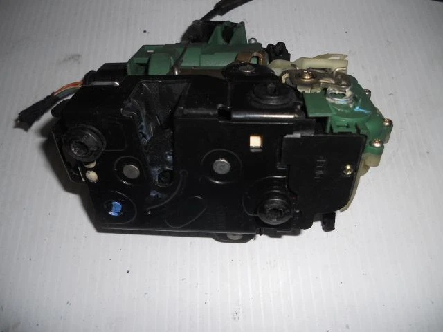 Actuador cerradura puerta pasajero delantero derecho Volkswagen Jetta 2002 eléctrico Foto 1 de 1