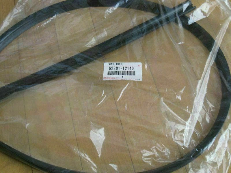 Genuine OEM Toyota Corolla CP AE86 Front Roof Side Rail RH Weatherstrip > Foto 1 de 1