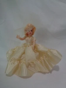 1950s Dream Girl Elite Wedding Bride Doll Satin Dress Original - Picture 1 of 14