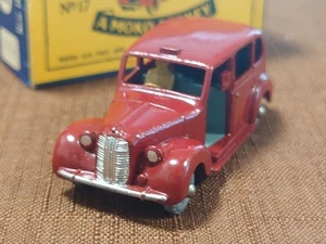 MATCHBOX No17 METROPOLITAN TAXI Diecast Car Model Collectible Toy Vehicle - Picture 1 of 11