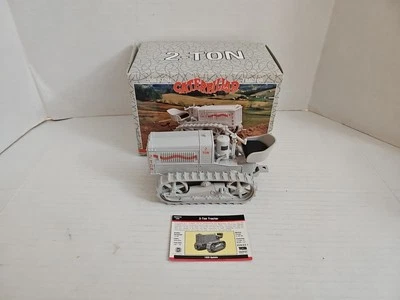 CATERPILLAR 2-TON 1/16 TRACTOR With Shipping Box NTTC COLLECTOR EDITION - Image 1 of 4