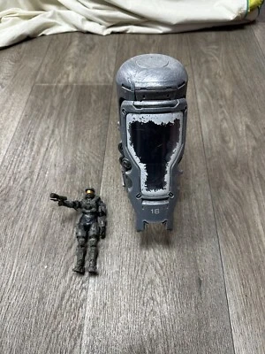 Mcfarlane Halo 4 Master Chief & Cryo Chamber X Box video game Microsoft 2012 Toy - Image 1 of 4