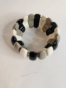 Breites creme taupe schwarz Lucite Halbmond Stretch Damen Armband - Bild 1 von 3