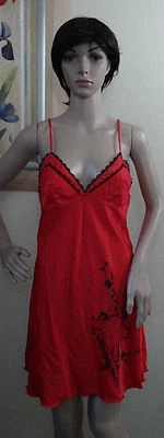 NUEVO SIN ETIQUETAS H&M Correa de Espagueti Roja con Encaje Negro y Ropa de Dormir Gráfica Vestido Chemise, Talla S Foto 1 de 3