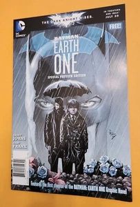 BATMAN EARTH ONE -- SPECIAL PREVIEW EDITION -- JOHNS / FRANK -- DC COMICS 2012 - Picture 1 of 2