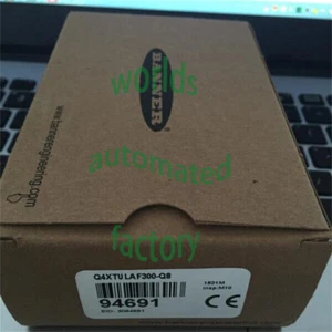 ONE NEW BANNER Q4XTULAF300-Q8 Laser ranging sensor spot stock - Picture 1 of 1