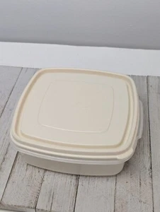 Vintage Rubbermaid 5 Cups #2 Square Container Almond Lid #B - Imagen 1 de 6