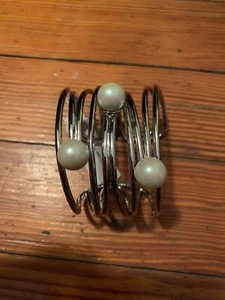 NWOT Brooks Brother Cuff Pearl Bracelet K29 - Picture 1 of 6