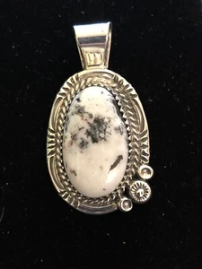 Weißer Büffel Anhänger Sterlingsilber Navajo signiert Avin JoeTerry PD2003 - Bild 1 von 4