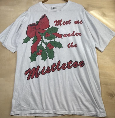 Винтажная футболка для сна большого размера OSFA Christmas Meet Me Under the Mistletoe - Изображение 1 из 4