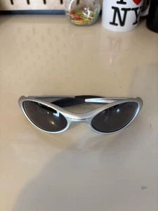 Oakley Eye Jacket 90S Sunglasses - Picture 1 of 6