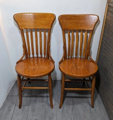 古董凤凰城实木橡木主轴椅 - 维多利亚时代艺术和工艺 — 第 1/4 张图片