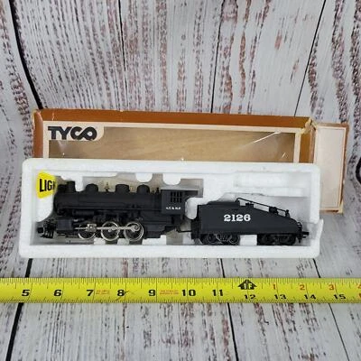Vintage Tyco A.T & S.F. H.O.Scale engine and tender 2126 black & gray  - Imagem 1 de 4