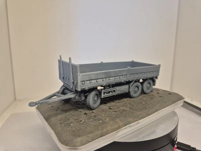 MOBAU-FACTORY Kässbohrer 10t Anhänger Pritsche in 1:50 Testdruck