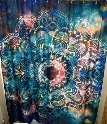 Cortina de Ducha Tapiz Mandala Flor Starburst Cósmico Geométrico Colorido Azul Foto 1 de 4