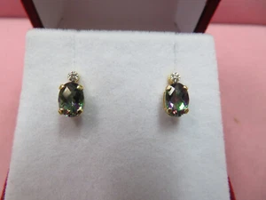 14k Yellow Gold  Diamond Chip Mystic Topaz Stud Earrings 1.09 Grams - Picture 1 of 9