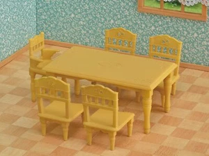 Sylvanian Families Calico Critters Familientisch & -stühle Set - Bild 1 von 4