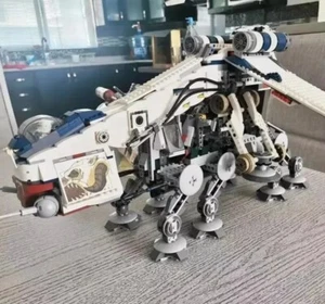 Star Wars Republic Dropship with AT-OT Walker Building Blocks 10195 (Read Desc.) - Picture 1 of 4
