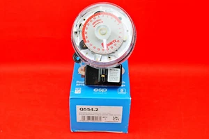 Interruptor de tiempo electromecánico Sangamo Q554 2 24 horas base de 3 pines RPTS - Imagen 1 de 6