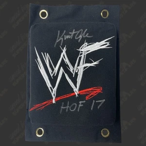 Kurt Angle signiert schwarz Spannschloss Pad (HOF 17) - Bild 1 von 1
