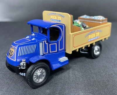 Camión fundido a presión Matchbox Collectibles 1920 Mack AC Pier 39 1994 Foto 1 de 4