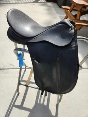 Sillín de doma Wintec 17,5" Foto 1 de 4