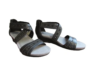 Earth Pisa Hyannis black leather gladiator Ankle wedge zip Heels Sz 9-New - Picture 1 of 10