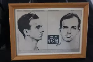 LEE HARVEY OSWALD MUGSHOT Alleged PRESIDENT JOHN F. KENNEDY ASSASIN 4X6 PHOTO - Picture 1 of 4