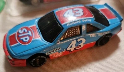Richard Petty #43 1994 Racing Champions 1/64 Car - Image 1 of 3