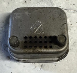 OEM GOOD USED 6.5HP TECUMSEH AH600-1625 MUFFLER W/ BOLTS 390330 Bin V - Picture 1 of 2