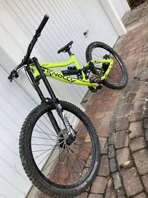 Knolly Downhillbike - Wie Neu - Bild 1 von 4