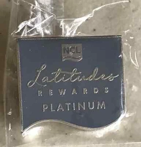 "PLATIN" - NCL Norwegian Cruise Ship Latitudes Rewards Sammlerstück Anstecknadel - Bild 1 von 1