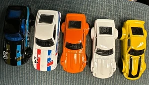 HOT WHEELS Nuovo LOOSE 5 Set DATSUN 240Z Bianco Arancione Giallo Nero - Foto 1 di 9