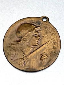 French WW1 Verdun commemorative Revillon ball type version 1916 Medal-no ribbon - Picture 1 of 4