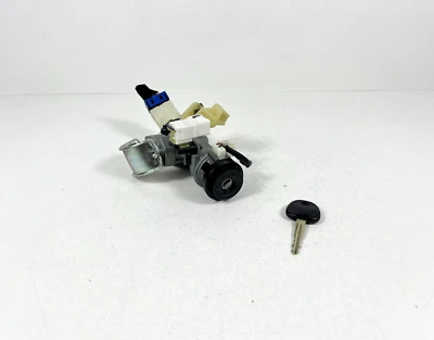2010 Kia Soul Ignition Lock Cylinder Switch Assembly w/ Key OEM - Image 1 of 4