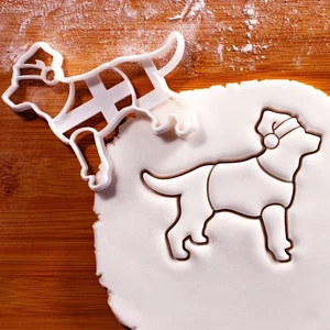 Christmas Labrador Cookie Cutter - festive xmas dog treats with santa claus hat - Picture 1 of 5