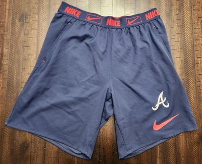 Pantalones cortos Nike Dri-Fit Atlanta Braves para hombre grandes azules Foto 1 de 4