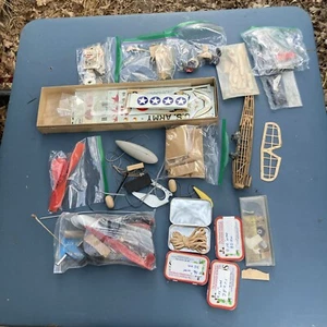 Lote de piezas de avión modelo Balsawood años 100 hélices calcomanías ruedas y patrón + M5 - Imagen 1 de 14