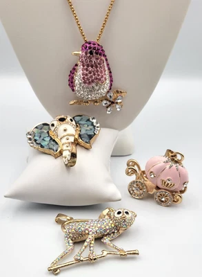 Betsey Johnson Lote 1 Cadena 3 Colgantes 1 Broche/Colgante Animales Carro de Pájaros Foto 1 de 4
