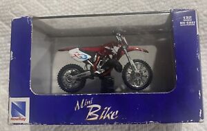 Figurine modèle à écran rouge neuve Ray Die-Cast 1:32 Mini Bike Yamaha YZ 125 NEUF ⭐️