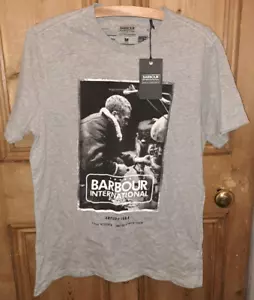 Barbour International - STEVE McQUEEN, ISDT, "MECHANIC", T-Shirt. M. GRAU. Neu mit Etikett - Bild 1 von 8