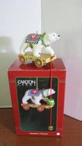 CARLTON CARDS TOYMAKER'S TREASURE Eisbär WEIHNACHTSSCHMUCK ~ Neu im Karton - Bild 1 von 7
