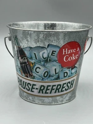 Balde de gelo Coca Cola balde de metal galvanizado cabo de madeira tem uma pausa de coca-cola refrescar - Imagem 1 de 4