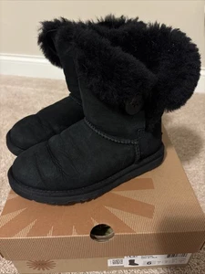 UGG Bailey Button 5803 Stiefel schwarz Größe 6 - Bild 1 von 10