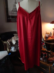 Neu Torrid Schlaf ROT Satin Spitzenbesatz Negligee Slip Nachthemd Größe 2 Neu mit Etikett - Bild 1 von 9