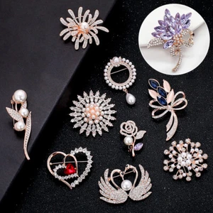 Spilla gioielli donna spilla cristallo strass imitazione perle fiori spille 29US - Foto 1 di 50